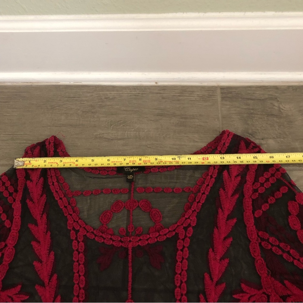 Gorgeous Deep red and Black sheer Lace long sleeved top EC - Picture 9 of 12